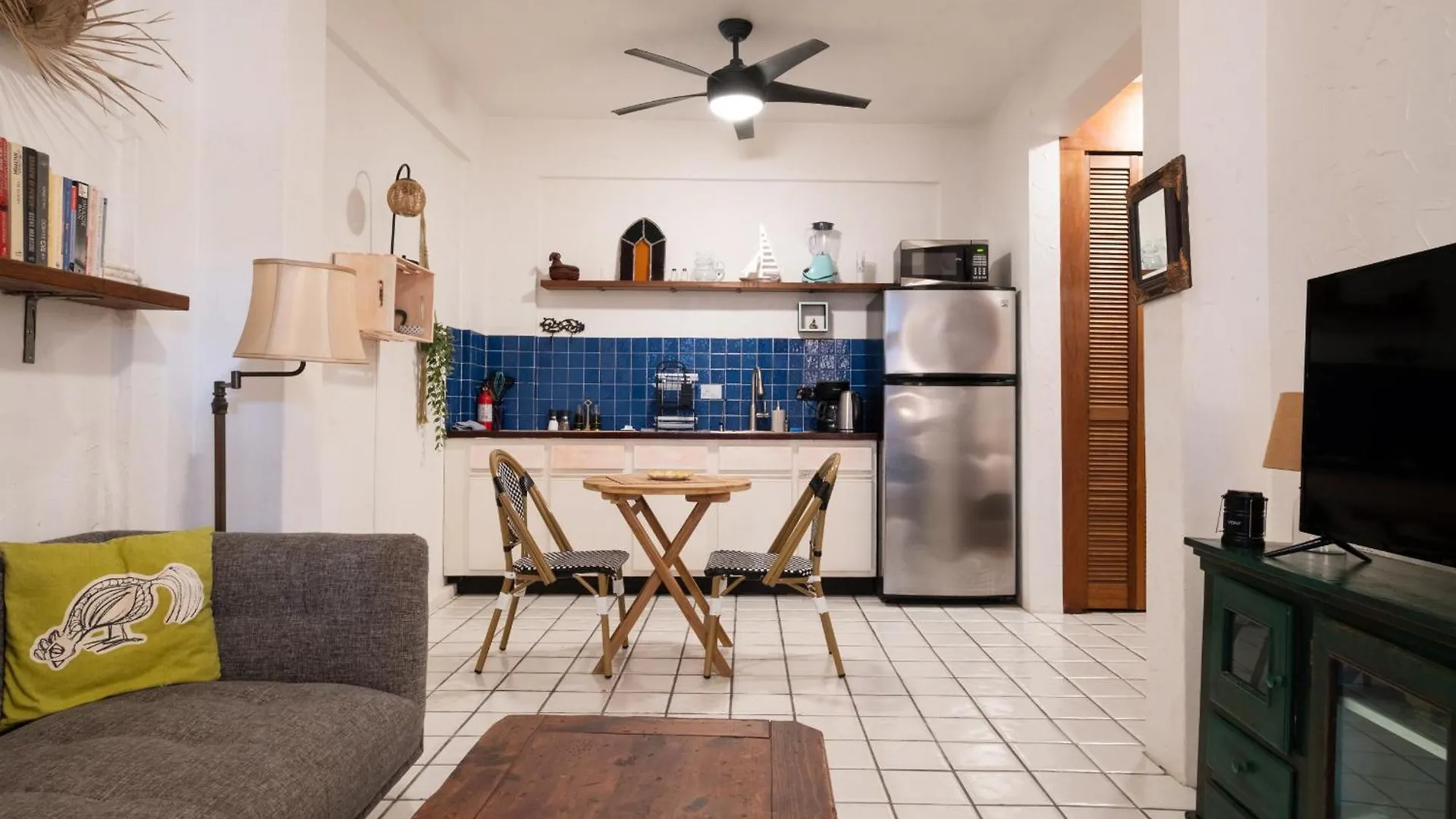 Apartment Beach Pad W Patio, Walk To Everything! Gen Ac - 20 Down San Juan Puerto Rico