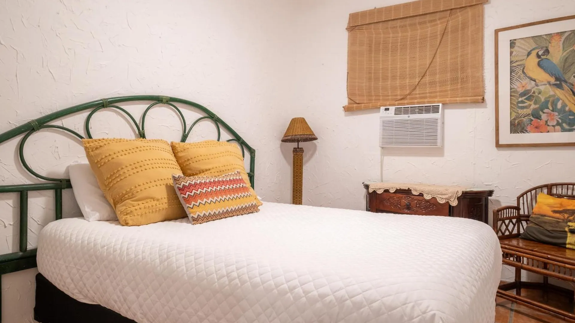 Beach Pad W Patio, Walk To Everything! Gen Ac - 20 Down San Juan