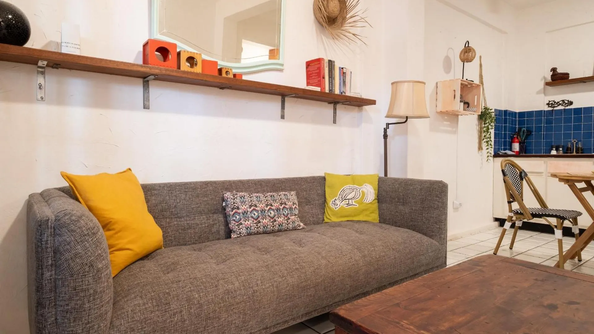 Beach Pad W Patio, Walk To Everything! Gen Ac - 20 Down San Juan